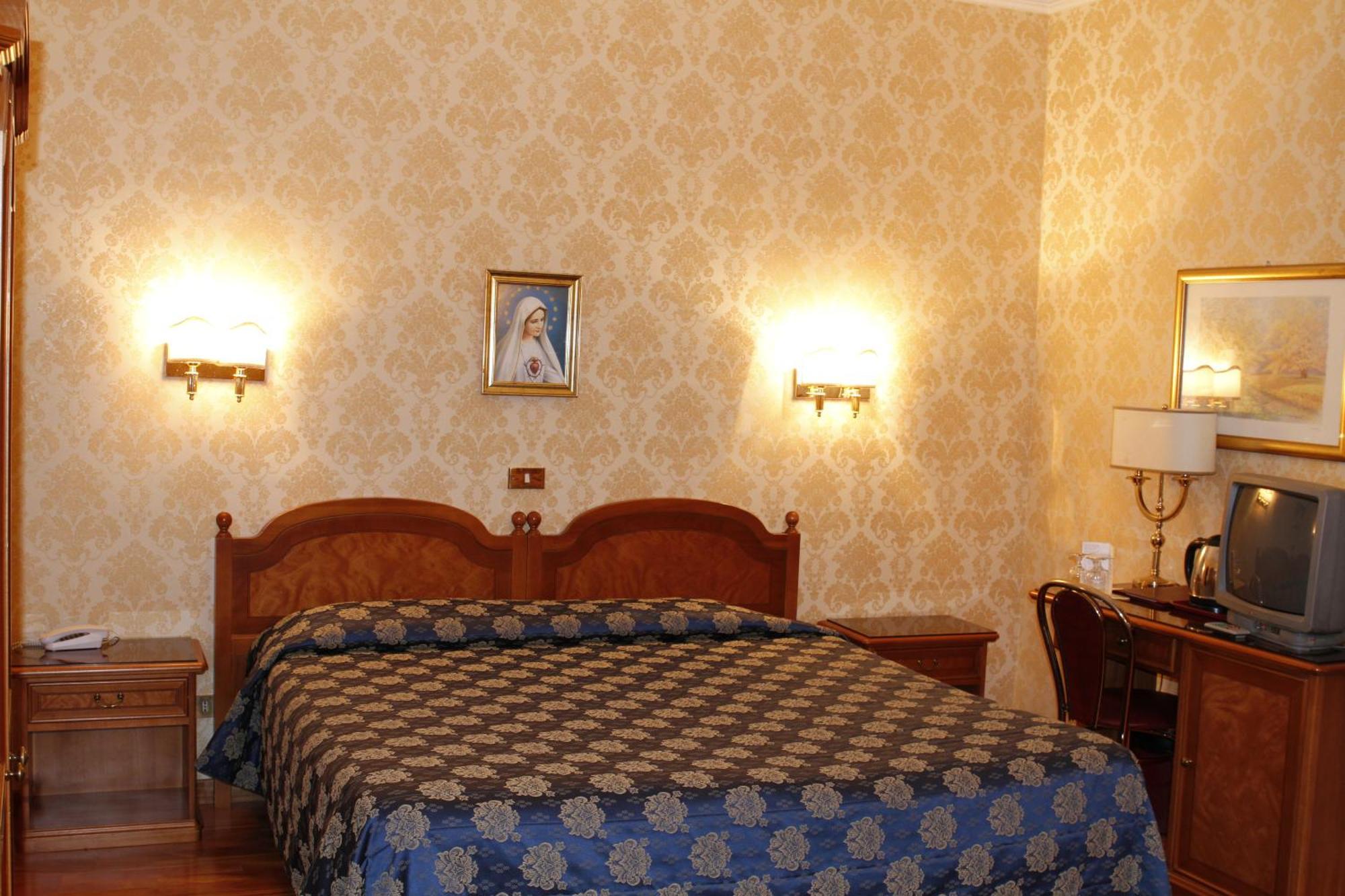 Double Room,685606821:JPEG